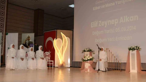 Kız Kur'an Kursu Öğrencileri Yarıştı