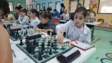 Aydın'da Satranç Turnuvası Düzenlendi
