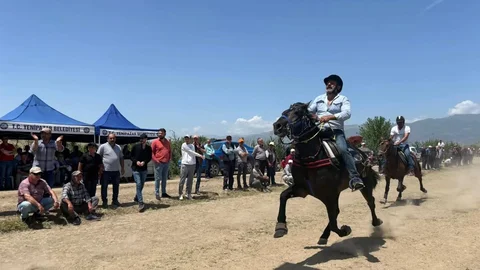 Yenipazar'da Rahvan At Yarışları Heyecanı