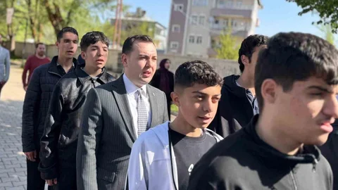 Muş'ta Kaymakam Güney Öğrencilerle Buluştu