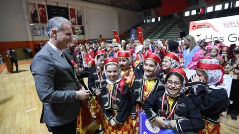 İnegöl'de Halk Dansları Yarışması Yapıldı