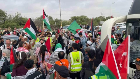 Binlerce aktivist, Gazze ablukasını delmek için Libya’da buluşuyor