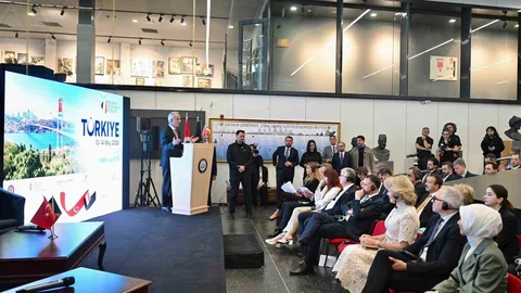 Belçika Kraliçesi Mathilde İstanbul'da Panelde Bulundu