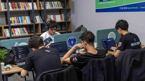 Genç Yazılımcılar Bursa'da Buluştu