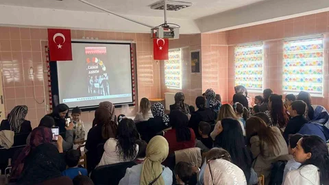 Çıldır Anaokulu’nda Annelere Sürpriz Etkinlik
