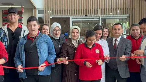 Özel Öğrencilerin Eserleri Samsun'da Sergilendi