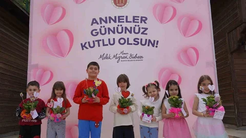 Çocuklar Anneleri İçin Sanatla Buluştu