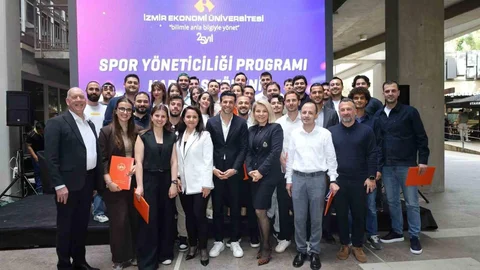İzmir'de Spor Yöneticiliği Programı Mezunları