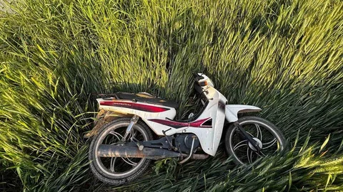 Motosiklet Tarlasına Uçtu, 2 Yaralı