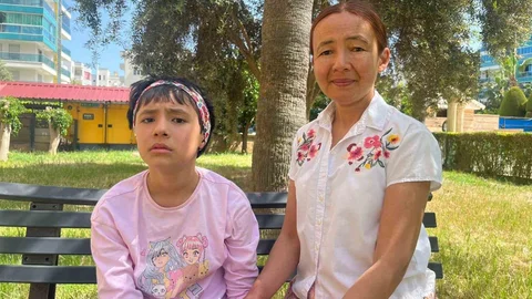 2,5 Yaşında Konuşmayı Bırakan Kız İçin Destek İsteniyor