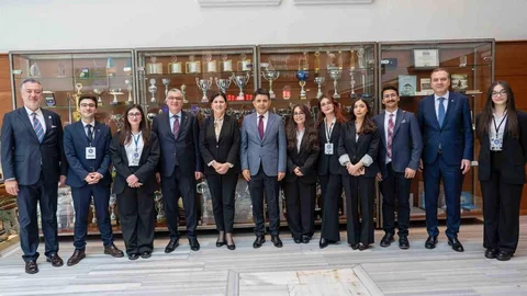 Küresel Rekabette Denizler ve Koridorlar Paneli İstanbul'da Gerçekleşti
