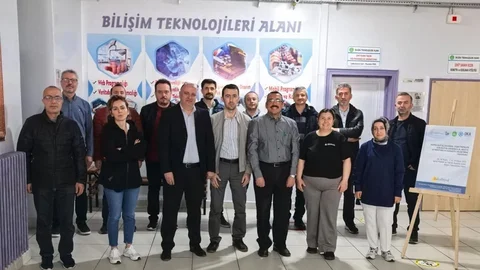 Öğretmenlere Dijital Dönüşüm Eğitimleri Başlıyor