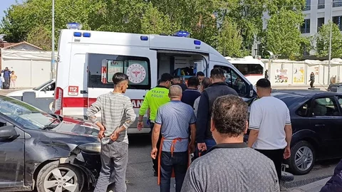 Adıyaman'da Otomobil ve Motosiklet Çarpıştı