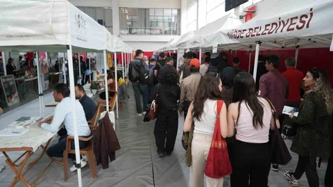 Niğde'de Kariyer ve İstihdam Buluşması Yoğun İlgi Gördü