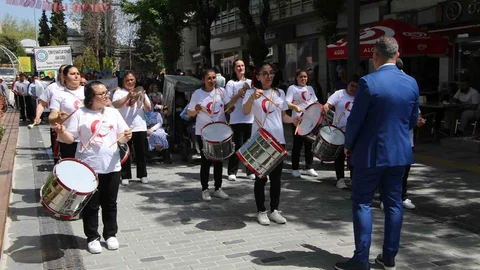 Uşak'ta Engellilere Farkındalık Yürüyüşü