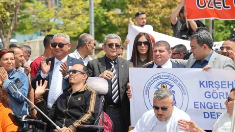 Kırşehir'de Engelliler İçin Yürüyüş Düzenlendi