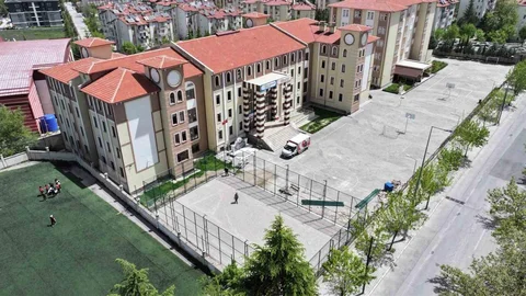 Isparta'da Okullara Spor Tesisleri Yapılıyor