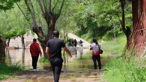 Elazığ'da Baraj Suyu Bahçeleri Su Bastı