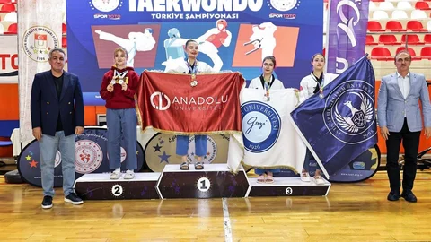Anadolu Üniversitesi Taekwondo'da Şampiyon Oldu