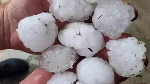 Bulgaristan'da Ceviz Büyüklüğünde Dolu Yağdı