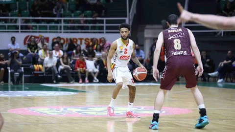 Göztepe Basketbol Parmos Bordo BK'yi Yendi