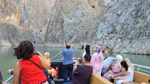 Dünyanın İkinci Büyük Kanyonunda Tekne Turu