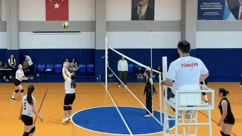 Bilecik’te Liseler Arası Voleybol Müsabakası