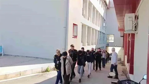 Adana'da Milyonluk Dolandırıcılık Şebekesi Çökertildi