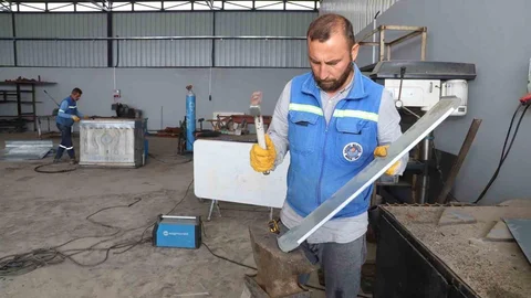 Mersin'de Eski Konteynerler Yenileniyor