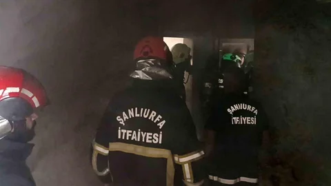 Apartmandan Yükselen Duman Panik Yarattı