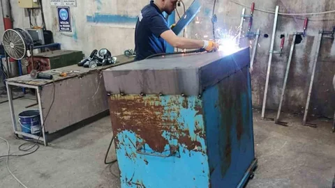 Gölcük’te Yenilenen Çöp Konteynerleri Tasarruf Sağlıyor