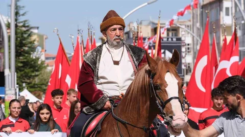Karaman'da Türk Dili Yürüyüşü Düzenlendi