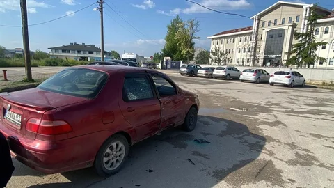 Bursa'da Motosiklet-Otomobil Çarpışması