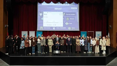 Rektör Hacımüftüoğlu Erzurum'da Konferans Verdi