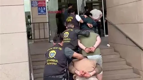Bayrampaşa'da Polislere Saldırı