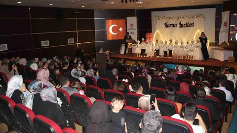 Cizre'de 50 Öğrenci Kur'an'a Geçti
