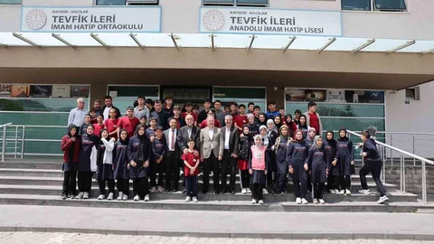 Kayseri'de Gençlerle Kariyer Günleri Etkinliği