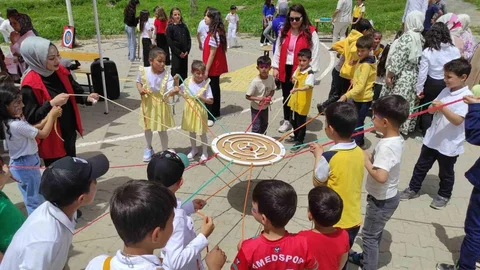 Kozluk’ta Bilim Fuarı İlgi Gördü