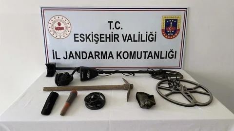 Define Kazısı Yaparken Yakalandılar