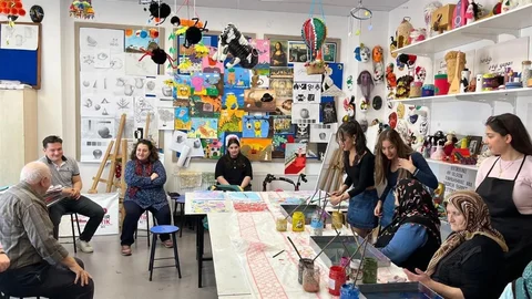 Huzurevi Sakinleri Ebru Sanatıyla Buluştu