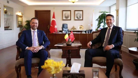 Bakan Bayraktar'dan Belçika ile Görüşme
