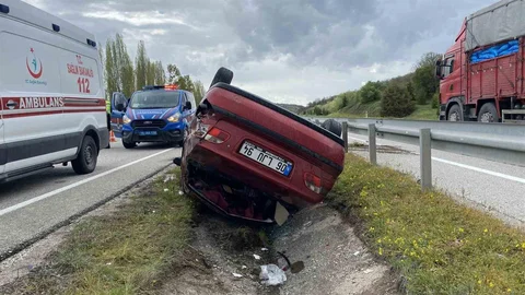 Çorum'da Otomobil Takla Attı
