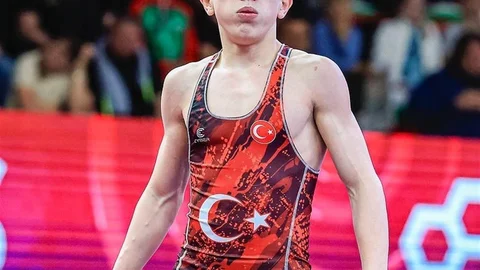 Ömer Arslan, U17 Avrupa Güreş Şampiyonası'nda Bronz Madalya Kazandı