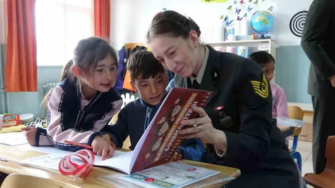 Ardahan'da Öğrencilerden Mehmetçiğe Mektup