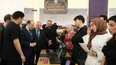 Proje Zirvesi Yoğun İlgi Gördü
