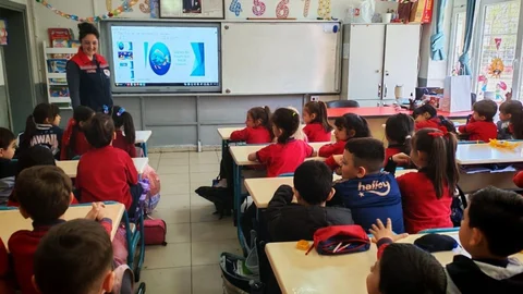 İlkokul Öğrencilerine Beslenme Eğitimi Verildi