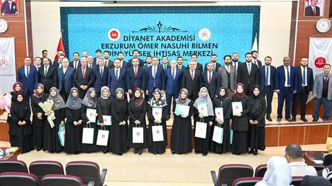 Dini Yüksek İhtisas Mezunları Töreni Erzurum'da Gerçekleşti