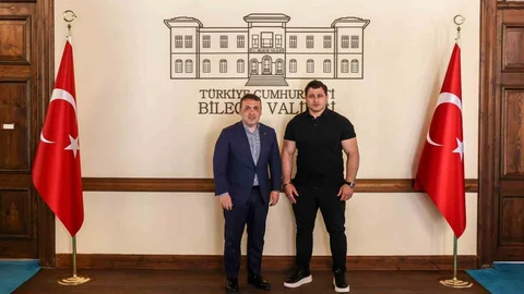 Rıza Kayaalp Bilecik'te Güreşseverlerle Buluştu