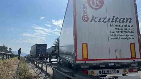 Bilecik'te Tır Çarpışması: 1 Yaralı