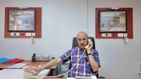 Tunceli'de Görme Engelli Memur Unutulmaz Hafızasıyla Dikkat Çekiyor